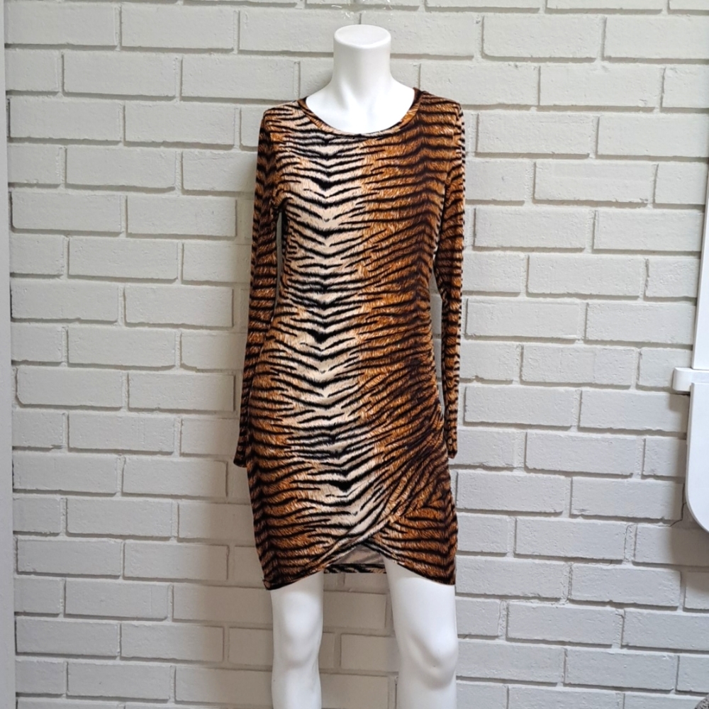 Grecerelle Animal Print Ruced Long Sleeve Dress. Size Medium NWT